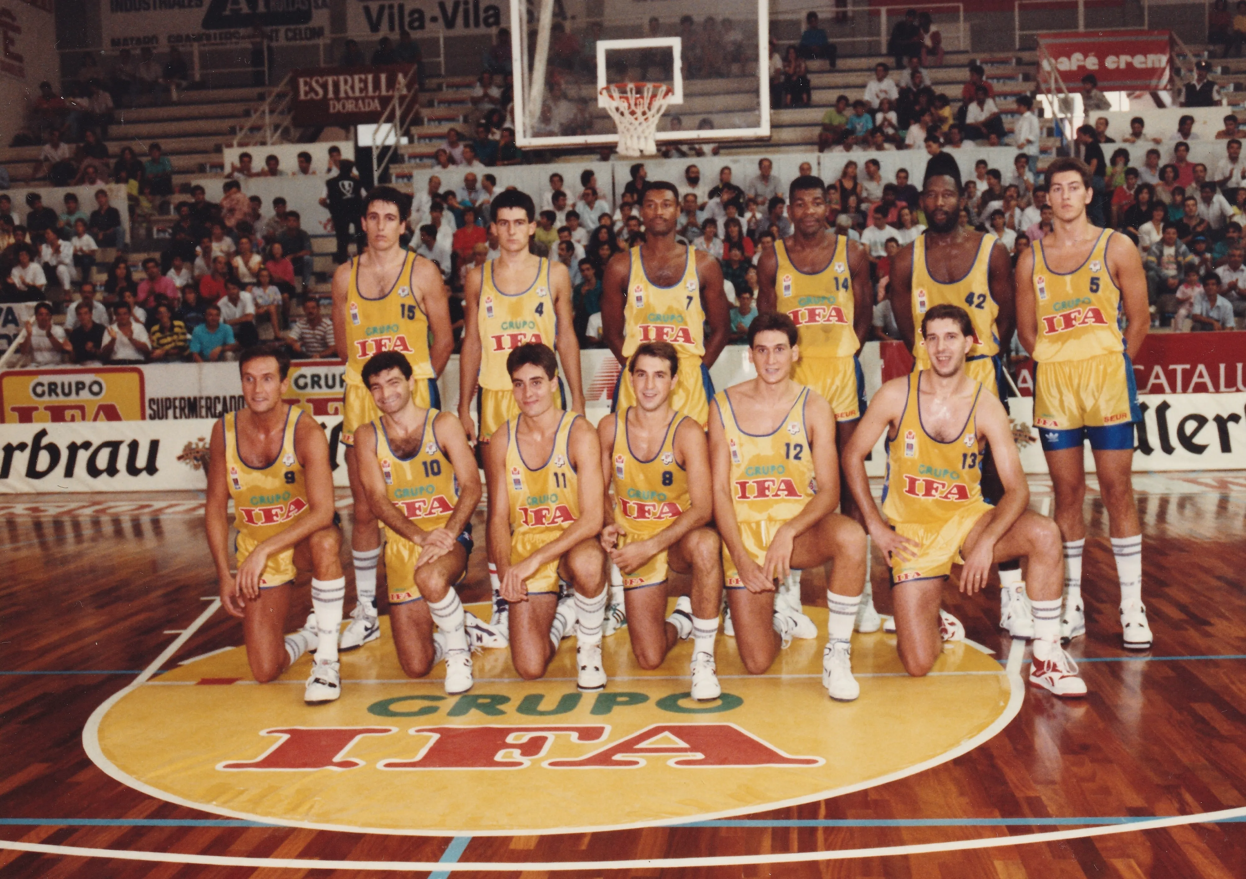 1989-90 Equip amb James Worthy